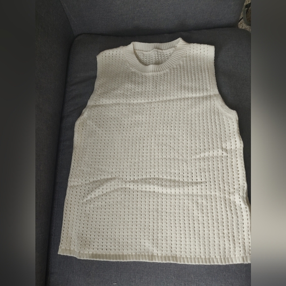 COPY - NWT White Knitted top. M - Picture 7 of 7